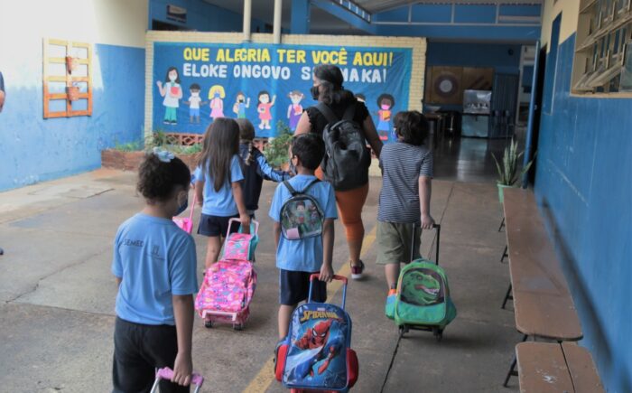 Prefeitura convoca 36 monitores de alunos para rede municipal de ensino