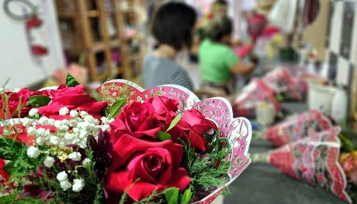 Rosas ou sushi? Confira levantamento de preços do Procon/MS para o Dia dos Namorados