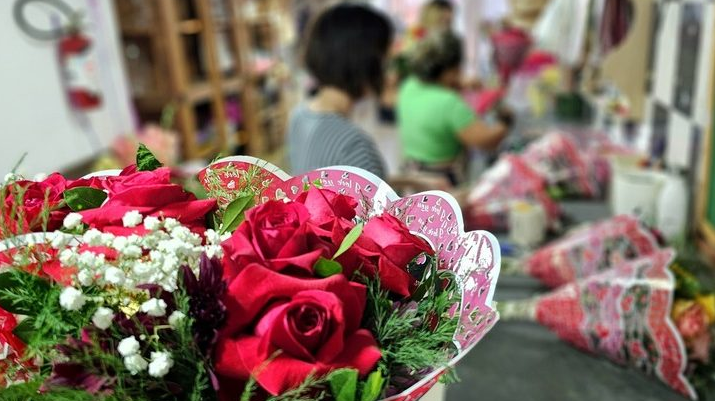 Rosas ou sushi? Confira levantamento de preços do Procon/MS para o Dia dos Namorados