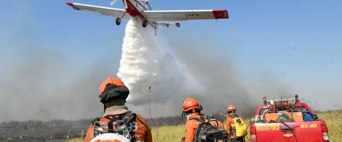 Equipes dos Bombeiros combatem incêndios na Estrada Parque e em Porto Murtinho