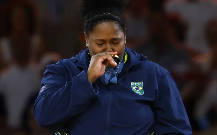 Judoca Beatriz Souza conquista o primeiro ouro brasileiro em Paris
