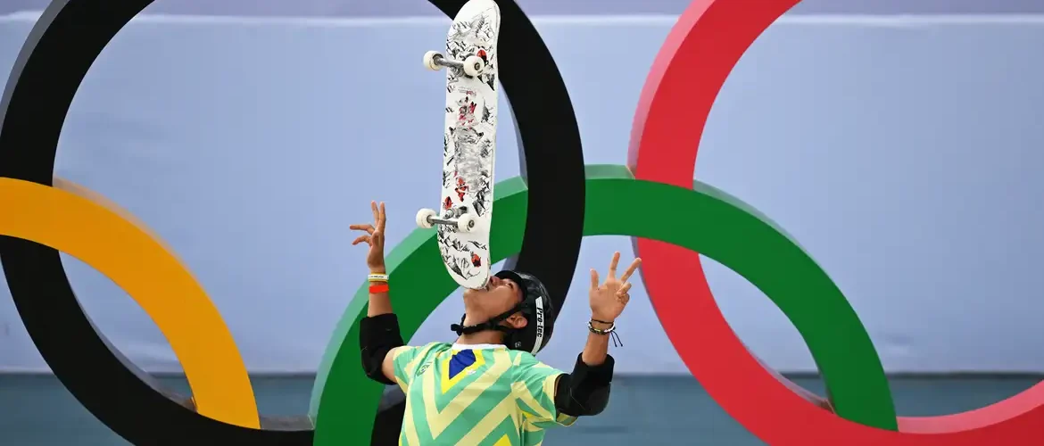 Skate e malabares no pódio: Augusto Akio é bronze no Skate Park