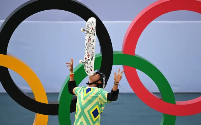 Skate e malabares no pódio: Augusto Akio é bronze no Skate Park