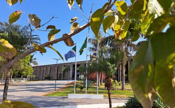 Agenda: Dia da Educação Superior e homenagens aos bombeiros marcam semana na ALEMS