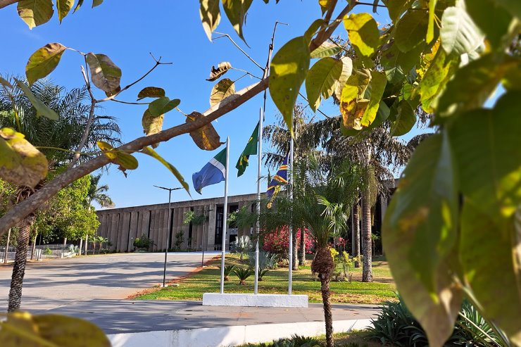 Agenda: Dia da Educação Superior e homenagens aos bombeiros marcam semana na ALEMS