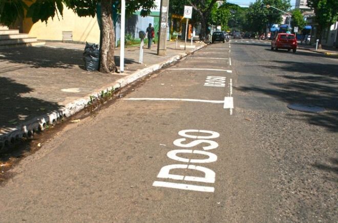Credencial de estacionamento para idoso e PCD ganha versão digital