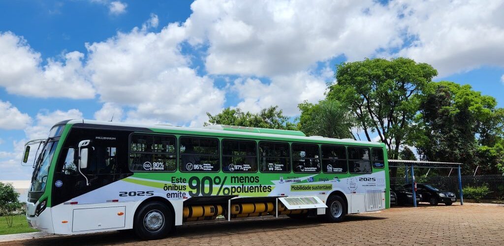 Governo do Estado firma parcerias e ônibus movido 100% a GNV começa a ser testado em MS