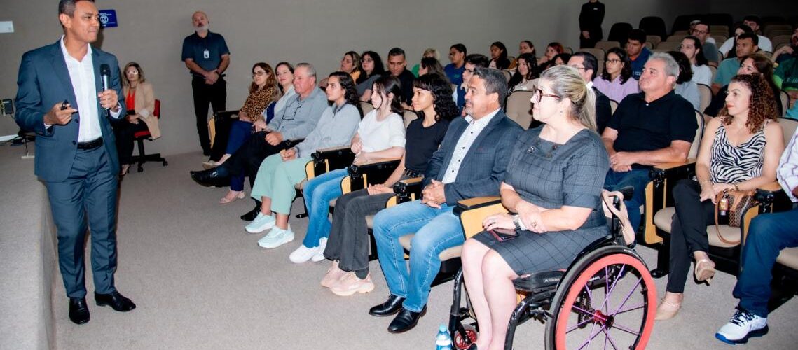Estudantes de Chapadão do Sul conhecem o TCE-MS