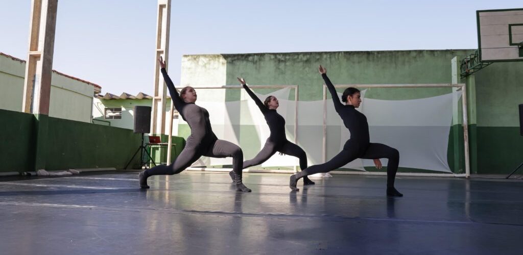 Espetáculo ‘(En)casulo’ se apresenta para mais de 700 alunos da rede pública