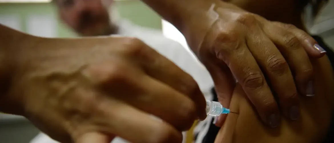 Novo plano para combater câncer de colo tem foco em rastreio e vacina