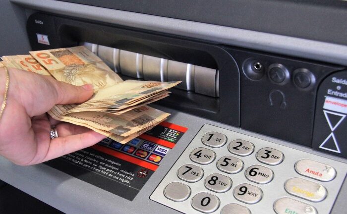 Salário dos servidores públicos municipais estará disponível nesta sexta-feira