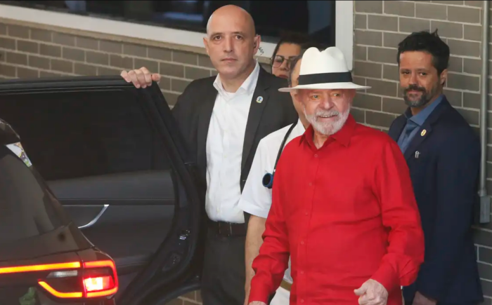 Lula passa por exames e é liberado para voltar a Brasília