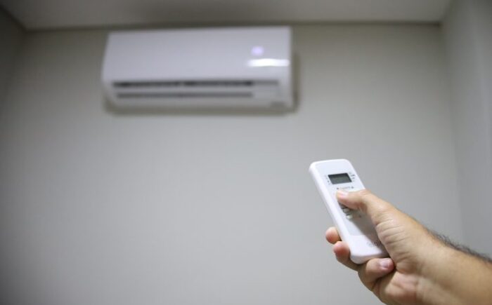 Agems explica como economizar energia elétrica nesse período de verão e férias