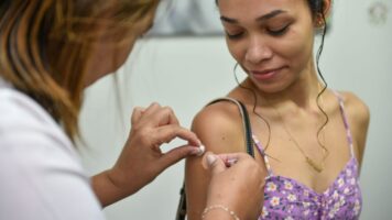 Sesau realiza plantão de vacinação para toda a população neste sábado