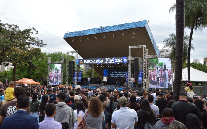 Fé resiste à chuva e reúne milhares de pessoas na 34ª Marcha para Jesus em Campo Grande