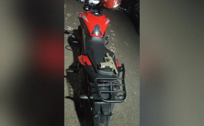 Dupla é presa com pistola após invadir casa para executar homem em Campo Grande