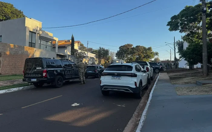 Influenciador Eduardo Razuk e irmão são presos em operação da Polícia Civil contra lavagem de dinheiro em Campo Grande