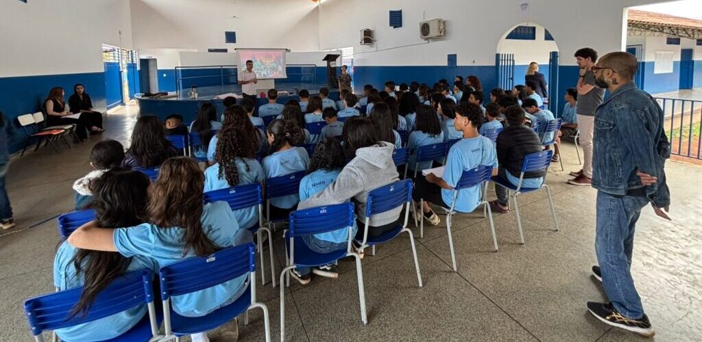 Mais de 300 alunos da Reme ajudam a contar a história de Campo Grande em novo livro